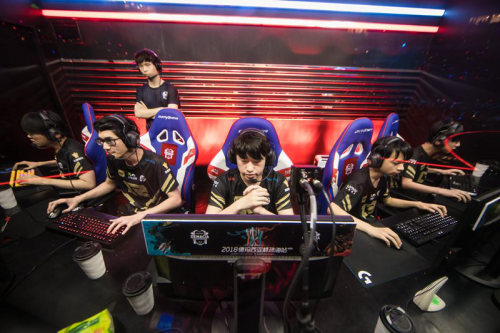 然展现过场 然展现过场